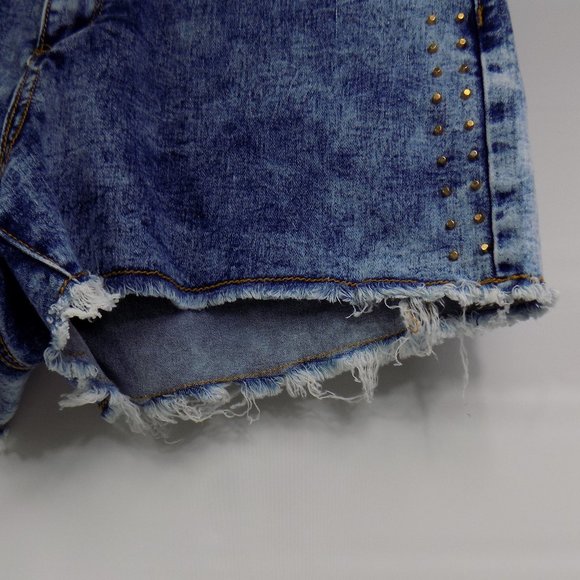 Nicki Minaj Denim Mid-Rise Torn Look Riveted Shorts Size 13/14 - Picture 2 of 8